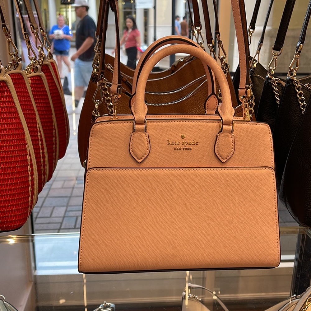 Kate Spade Madison Saffiano Leather Small Satchel
COLOR:
Conch Pink
NWT - Picture 3 of 16